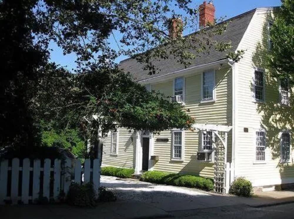 Admiral Farragut Inn Newport Exterior foto